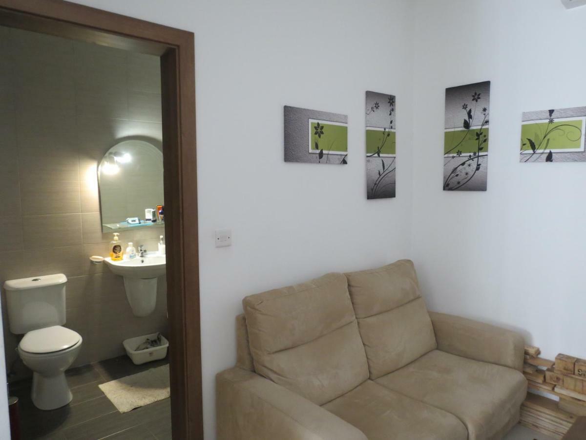 Viani Street 26